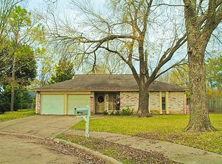 11202 Gladefield Dr, Houston, TX 77099