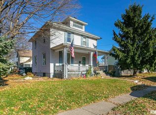 1756 W 17th St, Davenport, IA