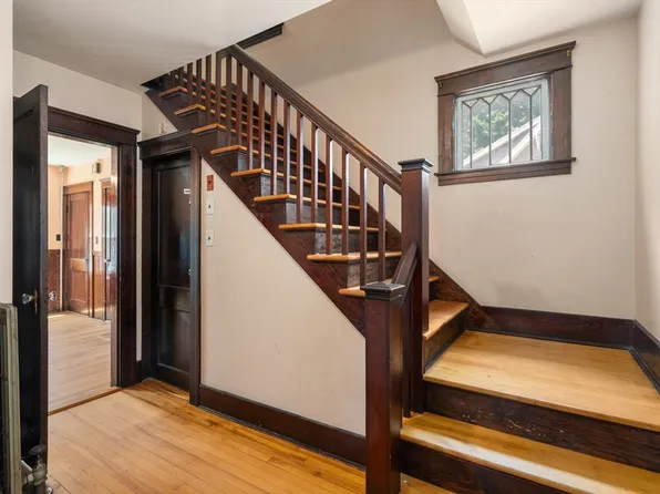 73 Glendale St, Worcester, MA 01602