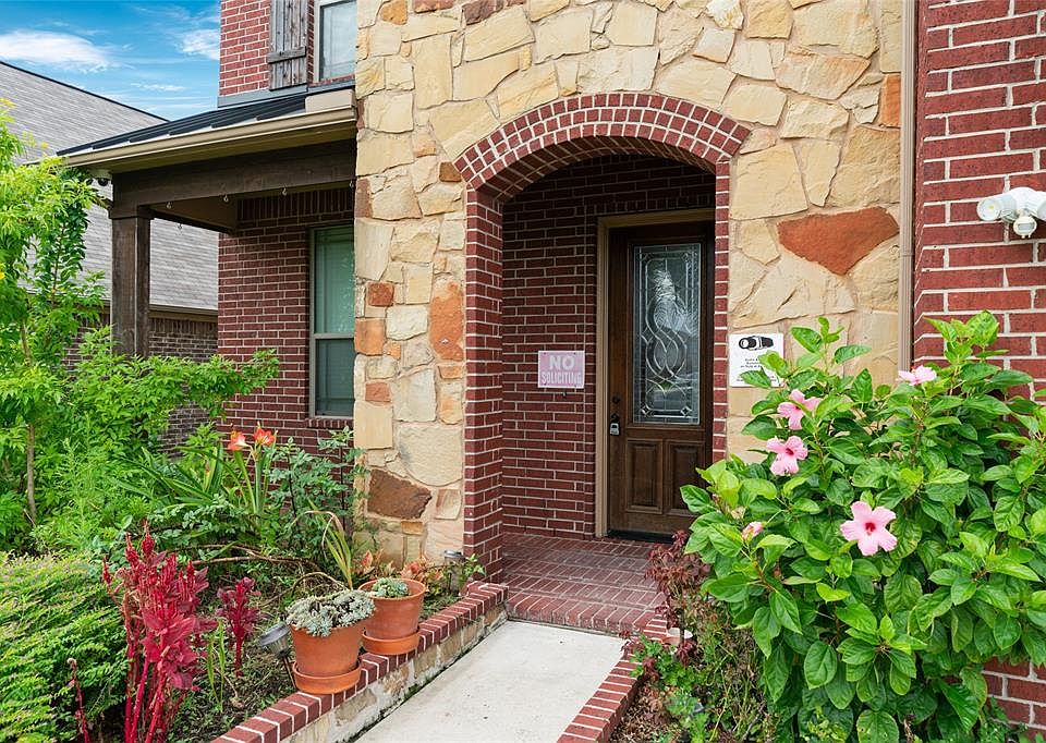 1st image of 4811 Sheila Dr
