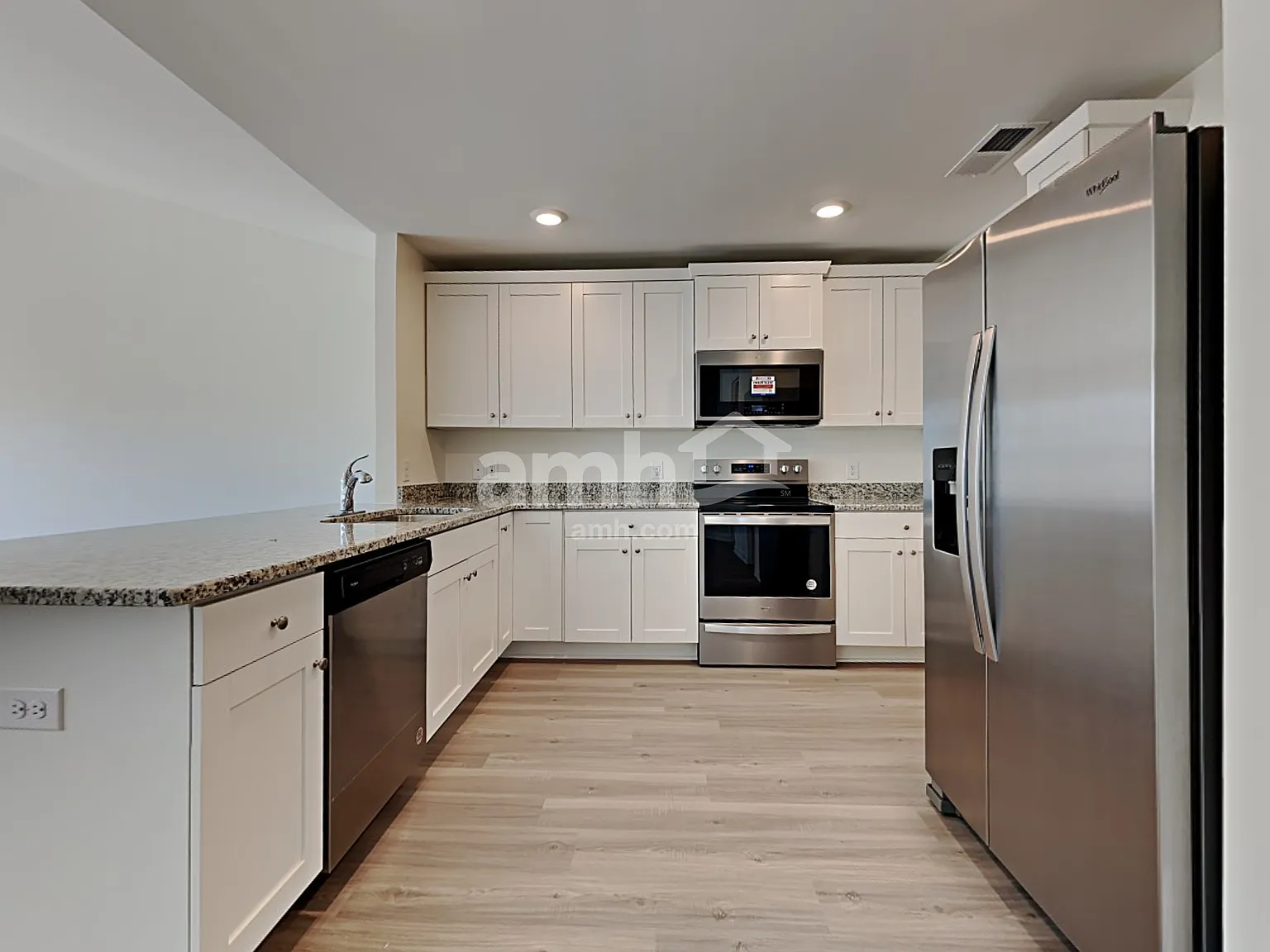3 bed, 2.0 bath, 1601 sqft, $2,165 — Photo 3