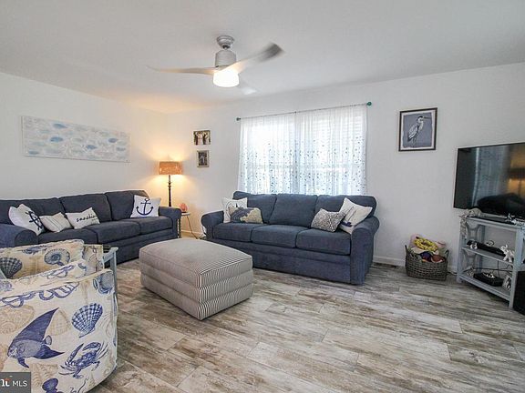 5th image of 26637 Landing Rd #19