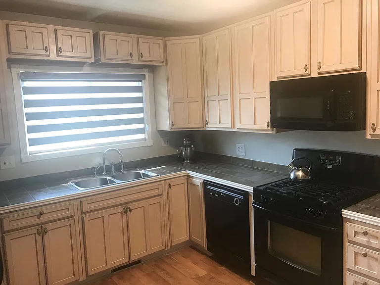 506 Bowser Ave — Photo 7