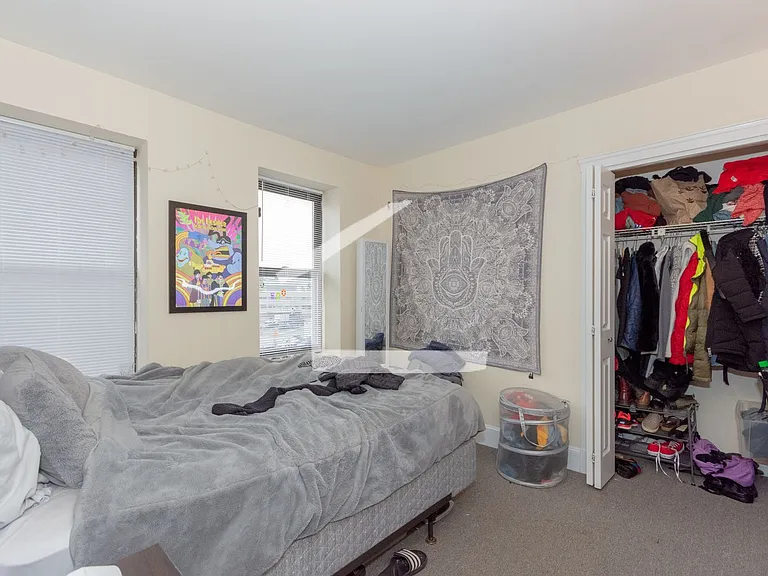 825 Beacon St #4B — Photo 2