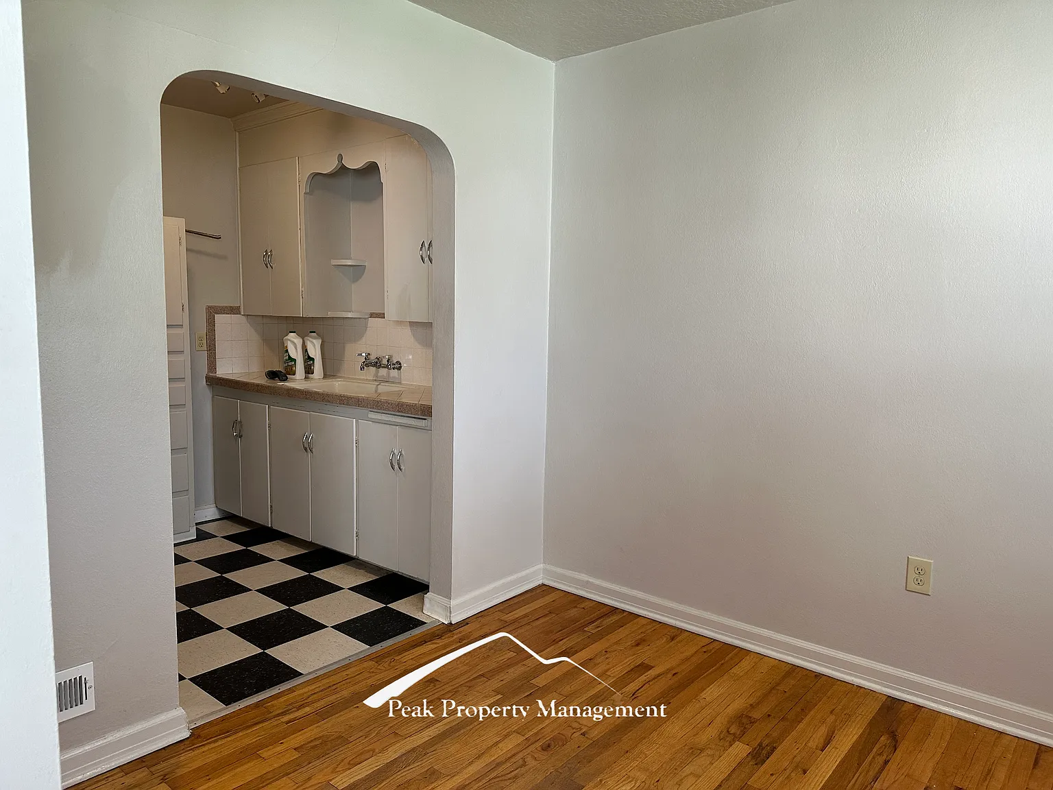 1 bed, 550 sqft, $1,200 — Photo 4