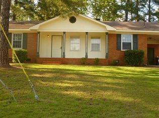 535 Alleghany Rd, Fayetteville, NC 28304