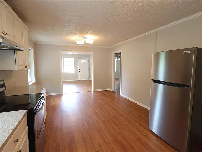 615 S Jefferson St SE — Photo 9