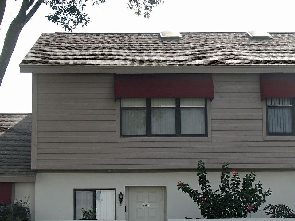 1st image of 743 Oak Park Pl
