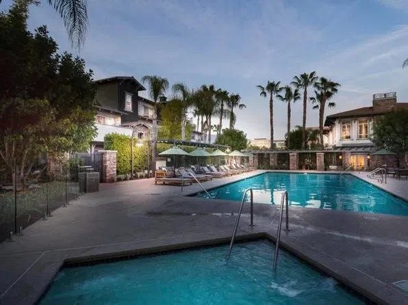 2524 W Empire Ave, Burbank, CA 91504