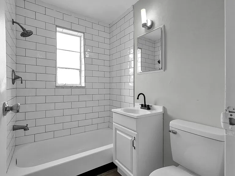 61 N 21st St #J — Photo 15