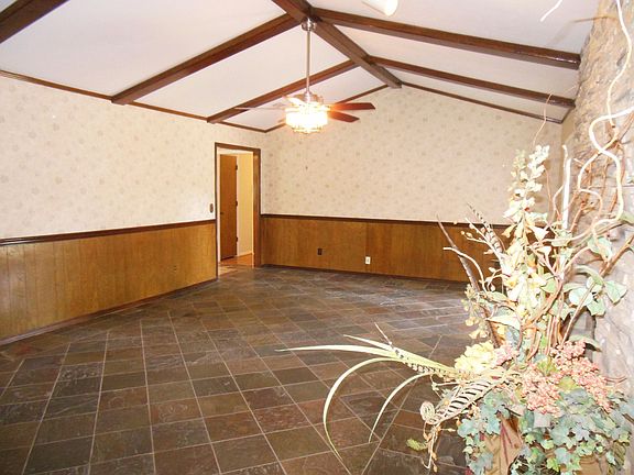 5th image of 2220 Westridge Dr