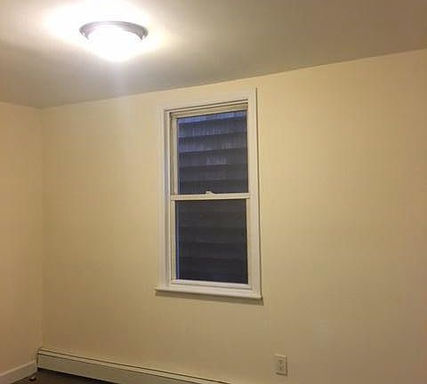 4th image of 8 Stewart Pl #2