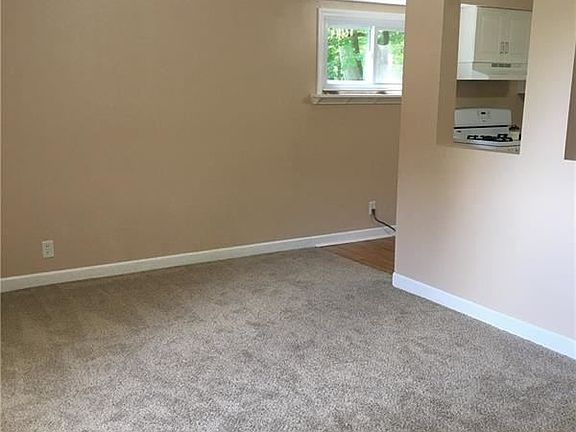 5th image of 303 Lanewood Dr