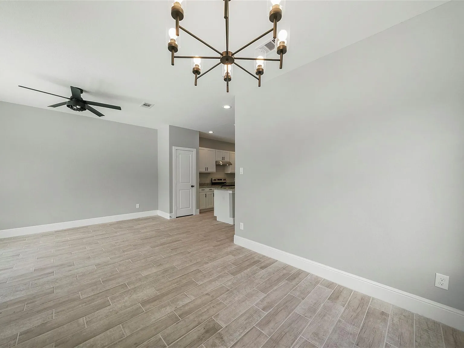 3 bed, 2.0 bath, 1167 sqft, $1,650 — Photo 4