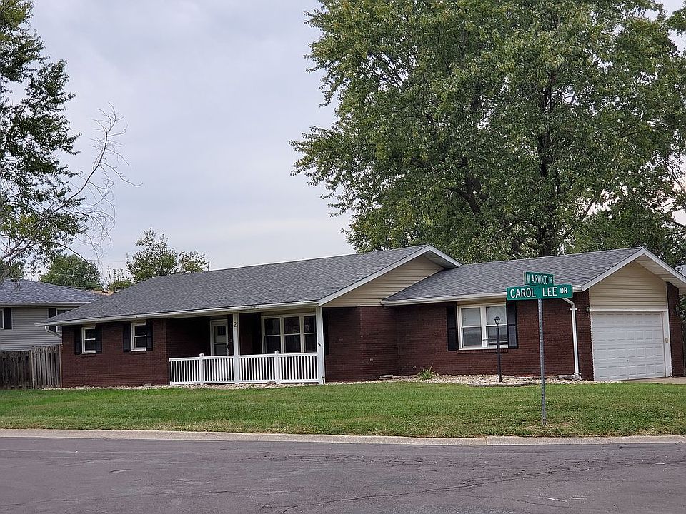 1st image of 2 Carol Lee Dr
