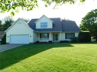 8751 Woodlore Cir NW, North Canton, OH 44720