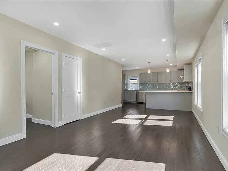 43 Wright Ave #4 — Photo 20
