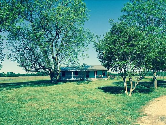4th image of 1611 County Road 2740