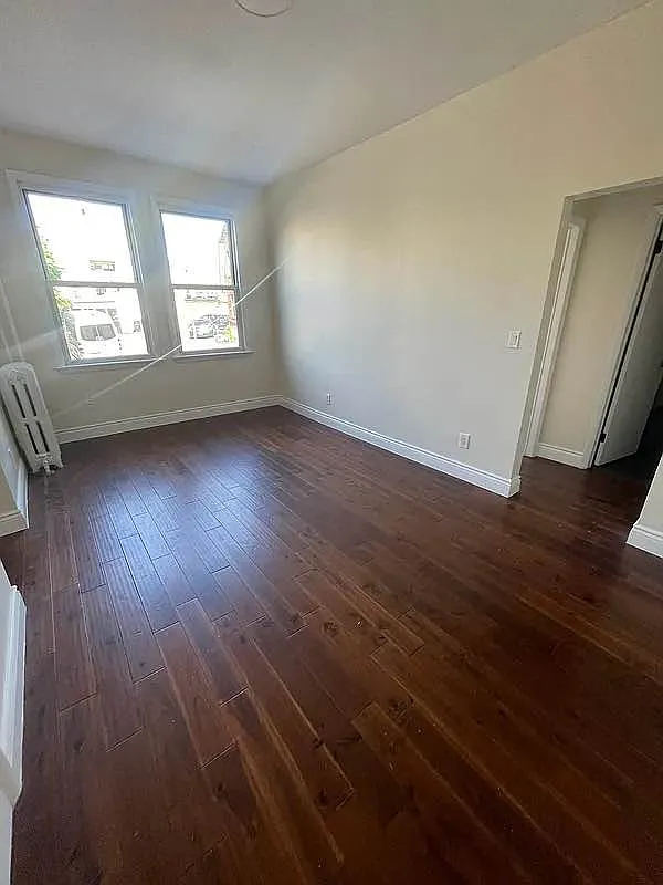 42-12B 214th Place — Photo 2