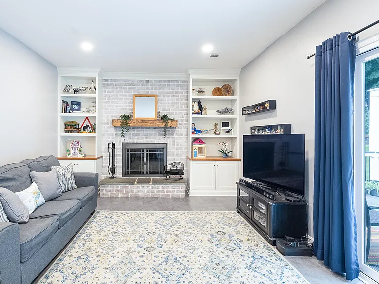 9843 Campbell Dr — Photo 16