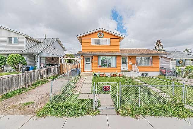 1st image of 3326 Radcliffe Dr SE