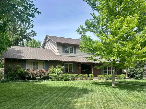 2722 Heather Pkwy, Hutchinson, KS 67502
