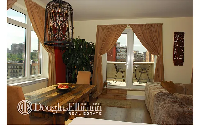 Sold by Douglas Elliman | media 22