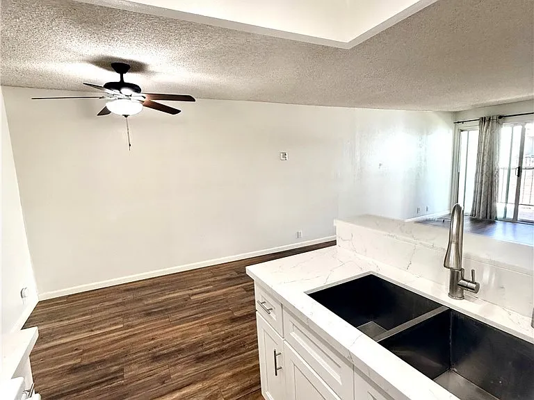 8163 Redlands St — Photo 11