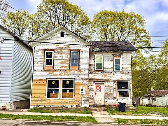 2nd image of 20 Venice St