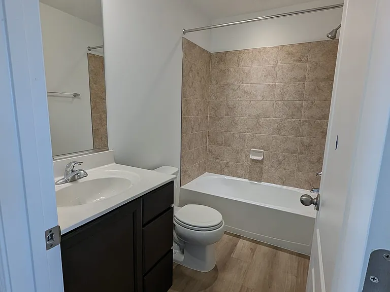 241 Hillsdale Pl — Photo 10