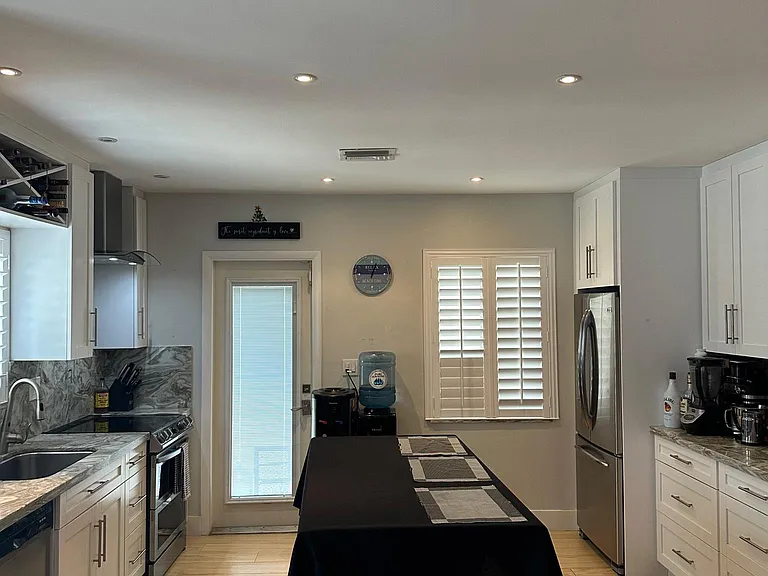 338 Oak St — Photo 17