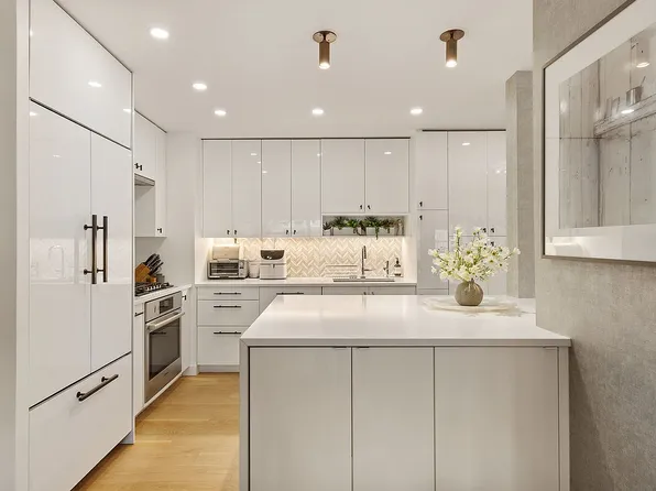 300 E 71st St #16HJ, New York, NY 10021