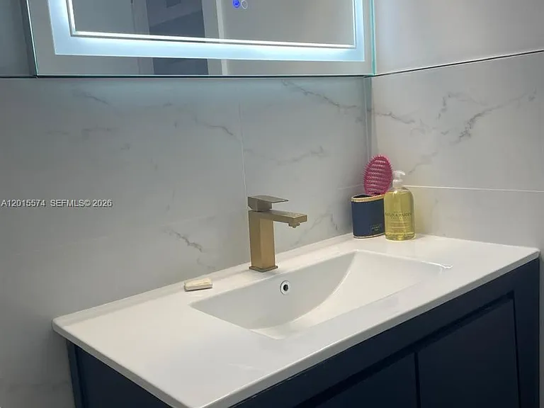 600 Parkview Dr #1018 — Photo 15