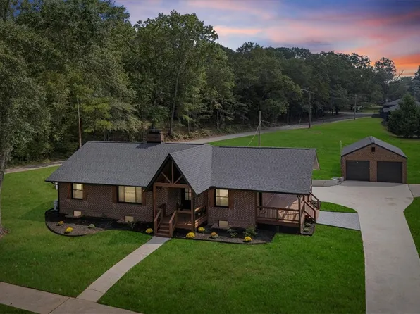 205 N Chestnut St, Seneca, SC 29678