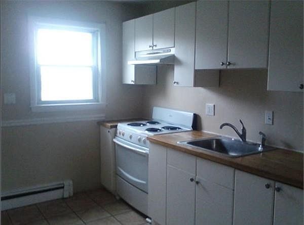 2nd image of 161 Delhi St APT 2