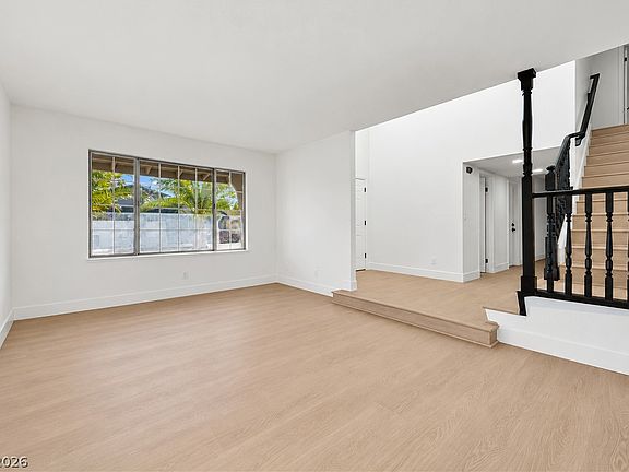 5th image of 2112 Verdinal Dr