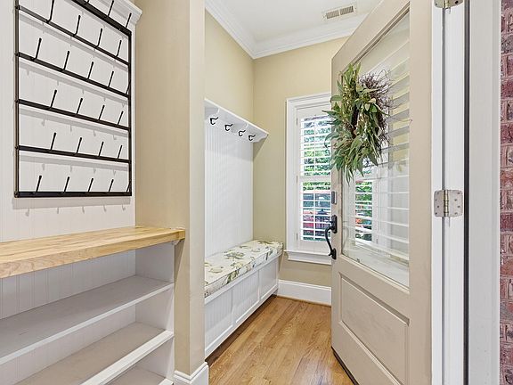 4th image of 204 Butler Ave