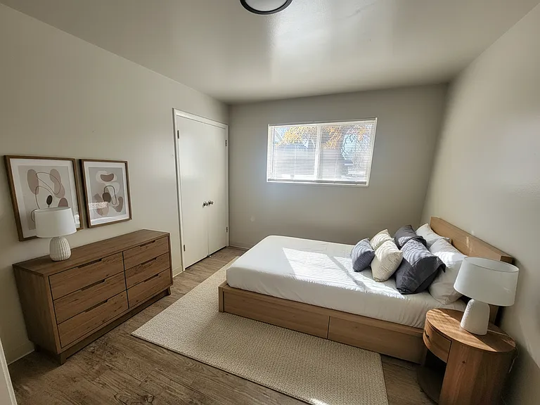 Holladay Villa — Photo 6