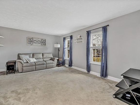 5th image of 8000 Castle Rock Ln