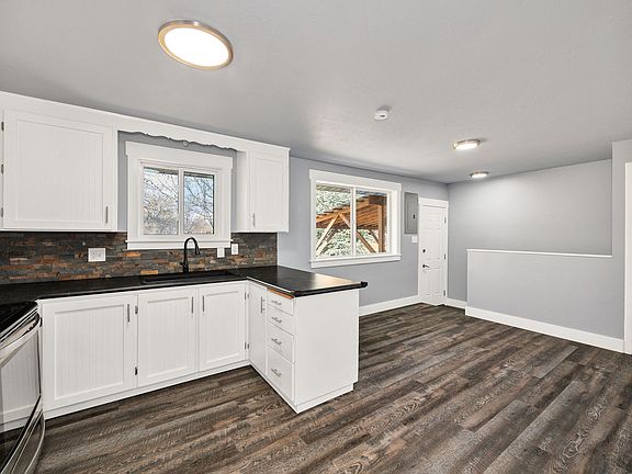 4th image of 215 N 800 E