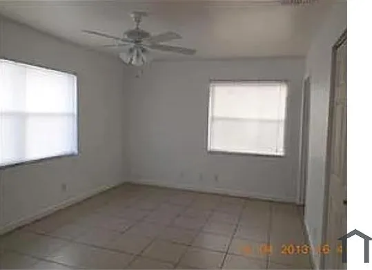 900 NW 24th Ave — Photo 3