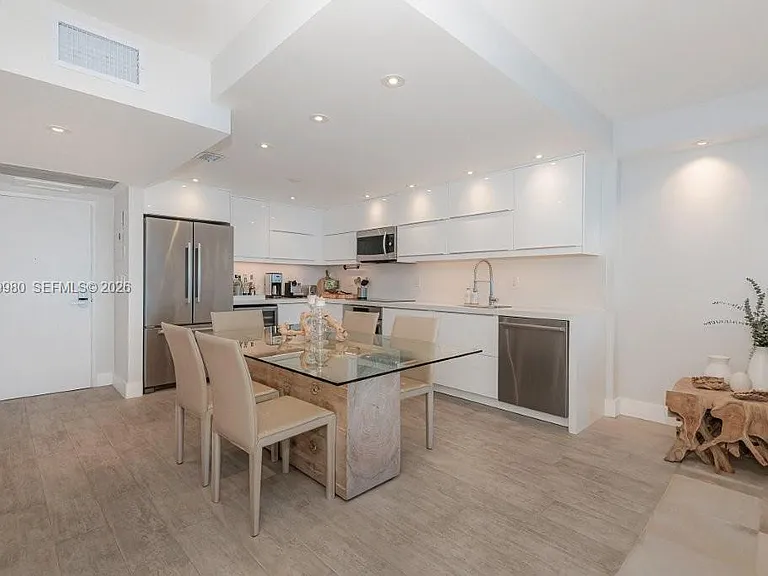2301 Collins Ave #738 — Photo 20