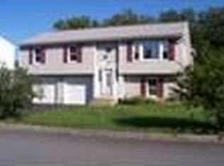 26 Rainbow Dr, Haverhill, MA 01835