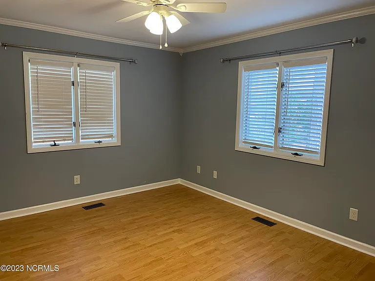 55 Salem Dr — Photo 15