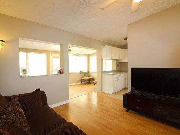 3rd image of 6010 Yucatan Dr
