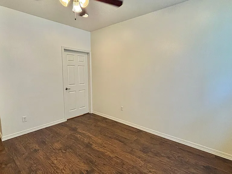 J0442 - Provi — Photo 2