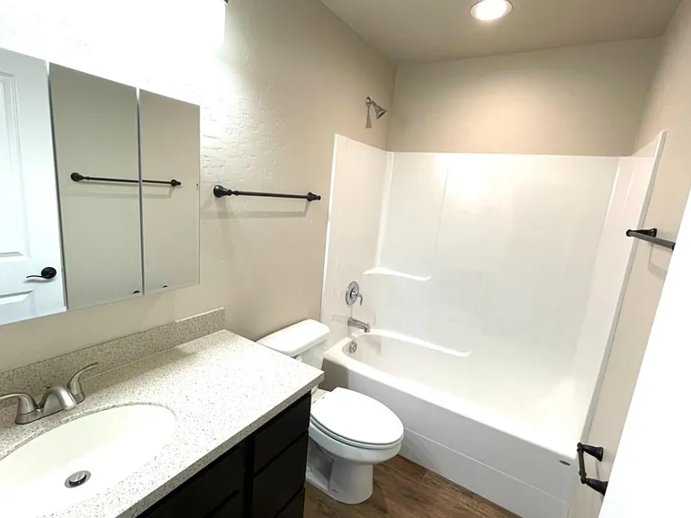 1005 SE Prospect St — Photo 8