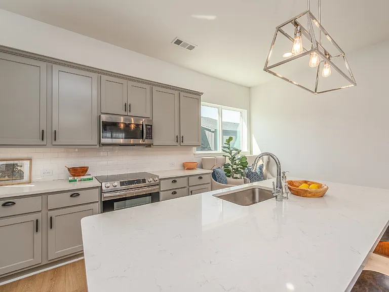 2828 Addison Park Ln — Photo 9