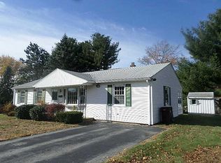 52 Rustic Dr, Woonsocket, RI 02895