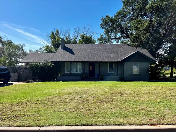 201 N Three Road St, Weatherford, OK 73096